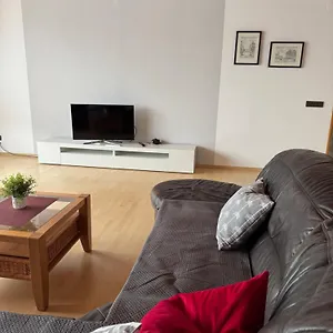 Apartment 3 Zimmerwohnung Mit 2 Schlafzimmer Balkon Kueche Tv Wlan, Langenzenn